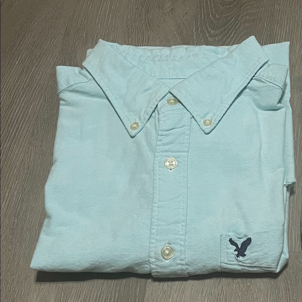 American Eagle button long sleeve button down. Size large.